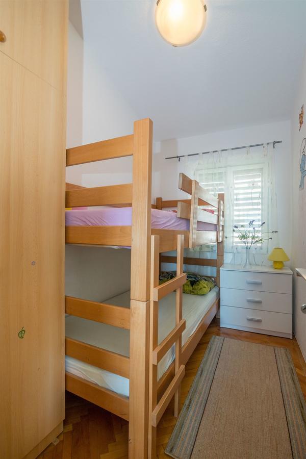 Apartments Tolj Igrane Eksteriør billede